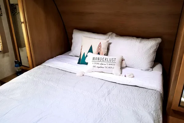 RV Bunk-Bed Vacation! (Minutes from Drumheller)