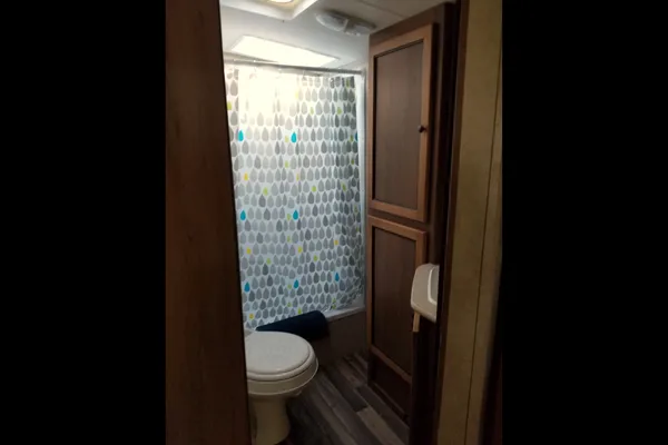 RV Bunk-Bed Vacation! (Minutes from Drumheller)