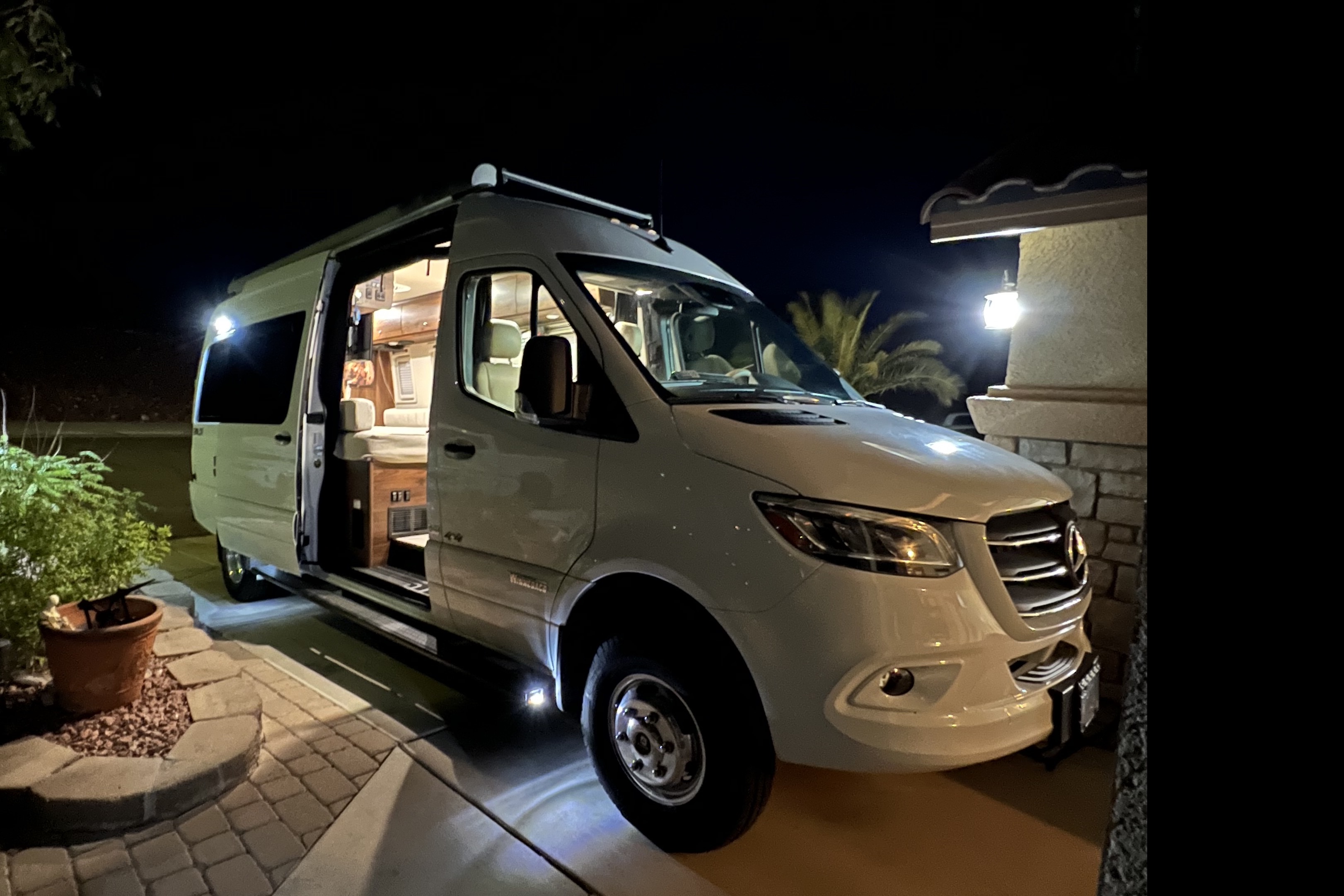 Joe's Winnebago Boldt Class B