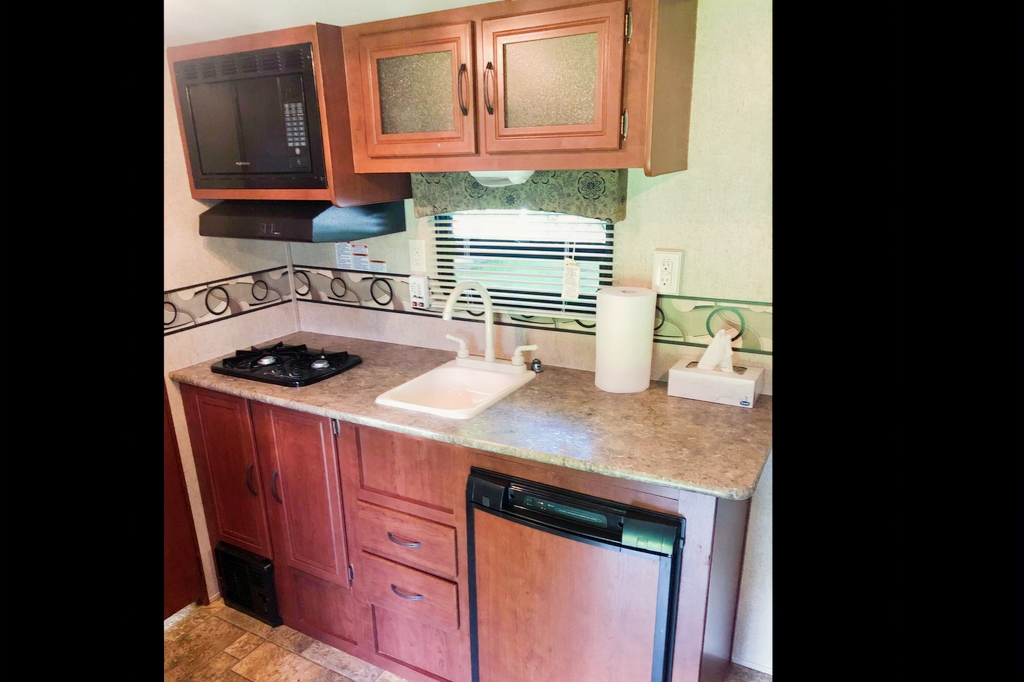 15' Palomino Canyon Cat Travel Trailer