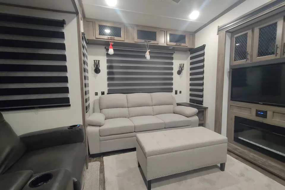 Ron's Forest River 36bhq Fifth Wheel