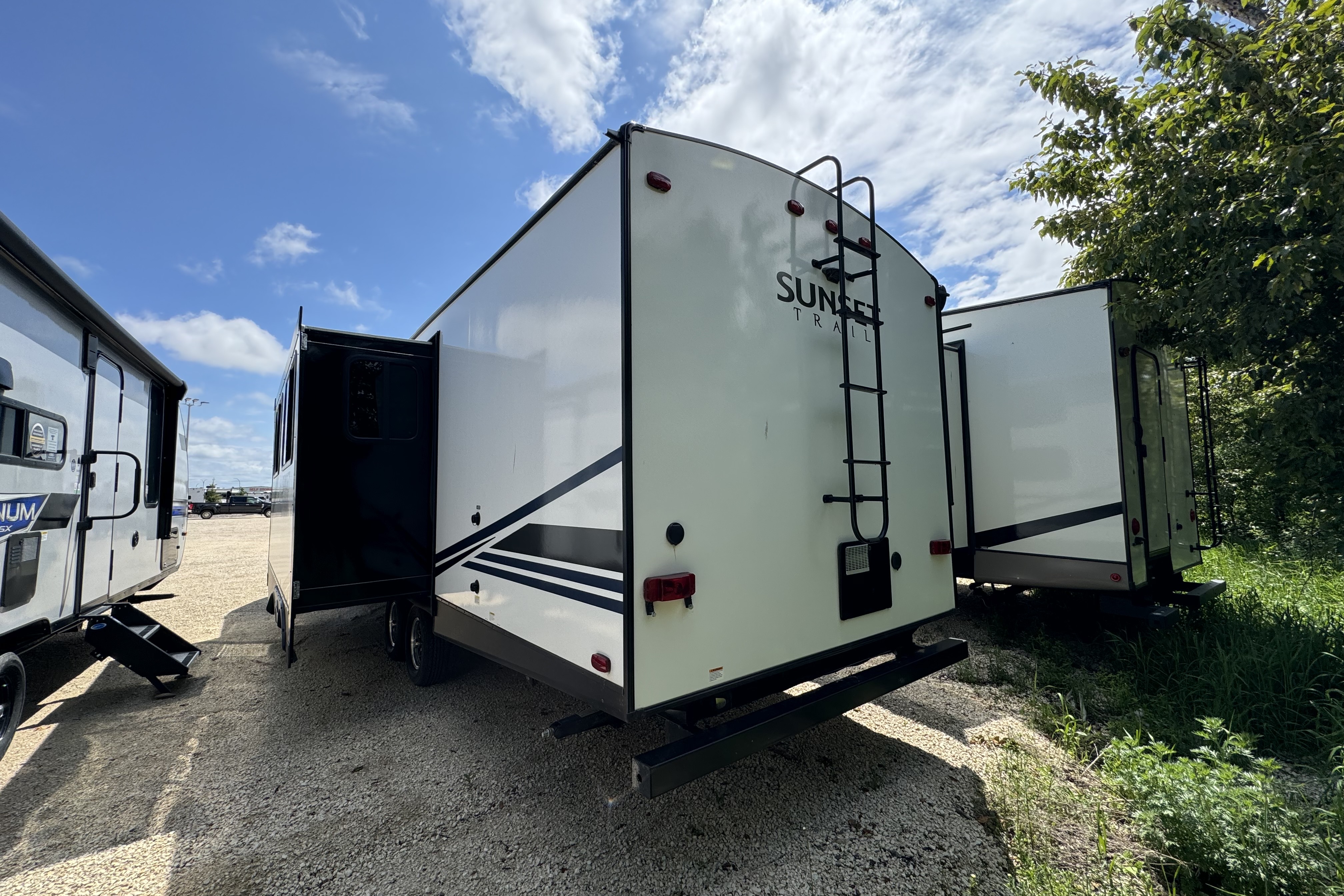 Sandeep's Crossroads SS-288BH Travel Trailer