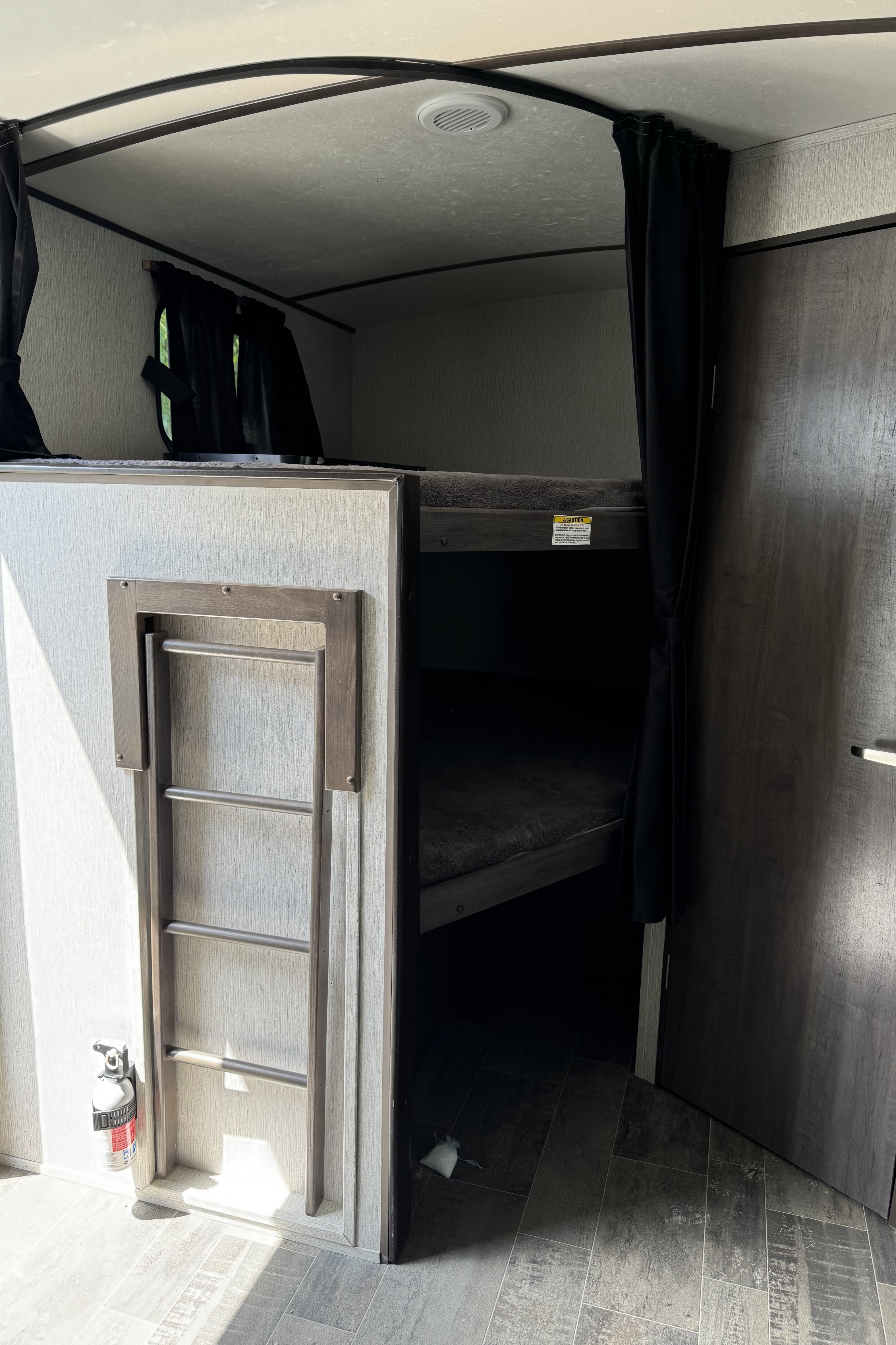 Sandeep's Crossroads SS-288BH Travel Trailer