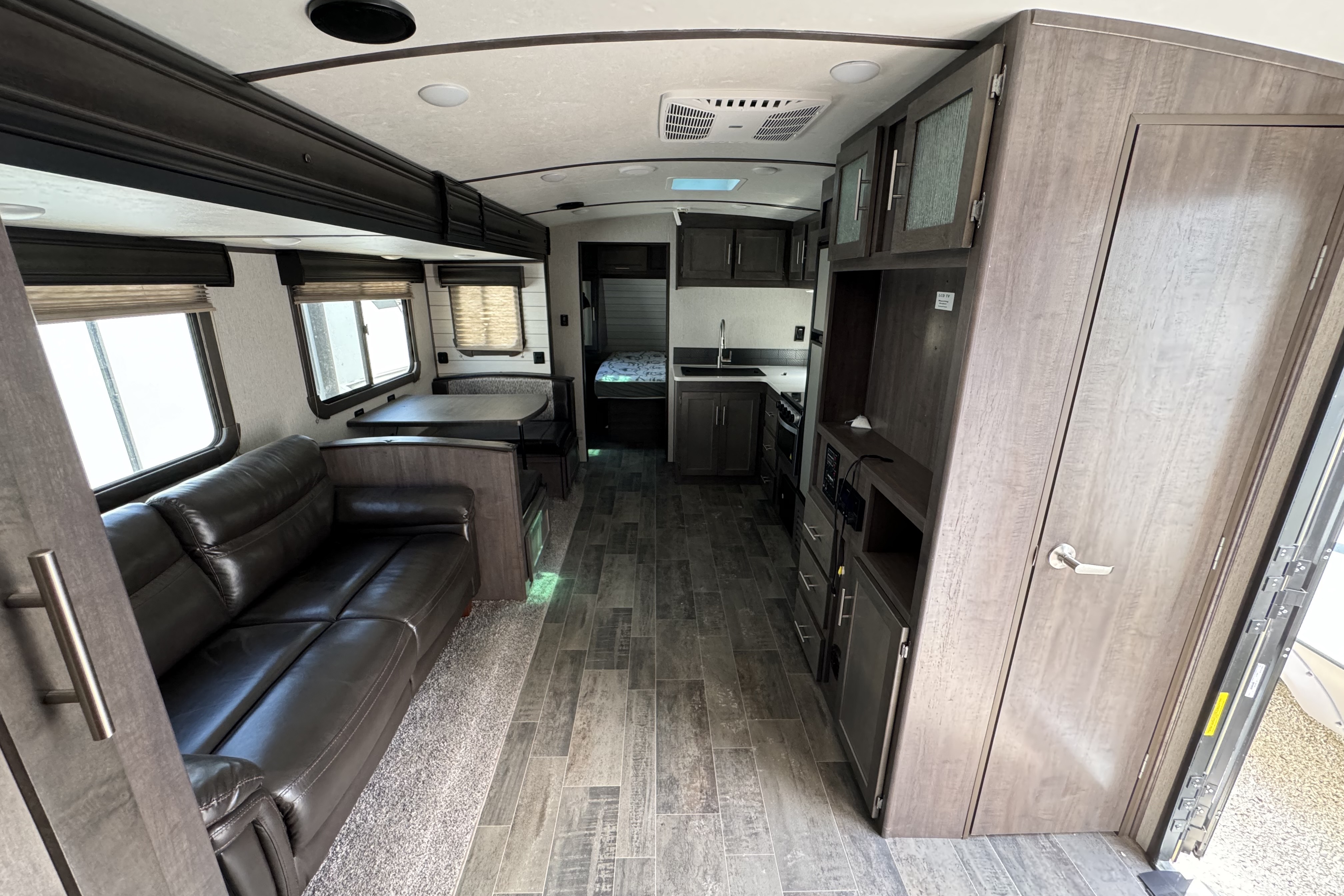 Sandeep's Crossroads SS-288BH Travel Trailer