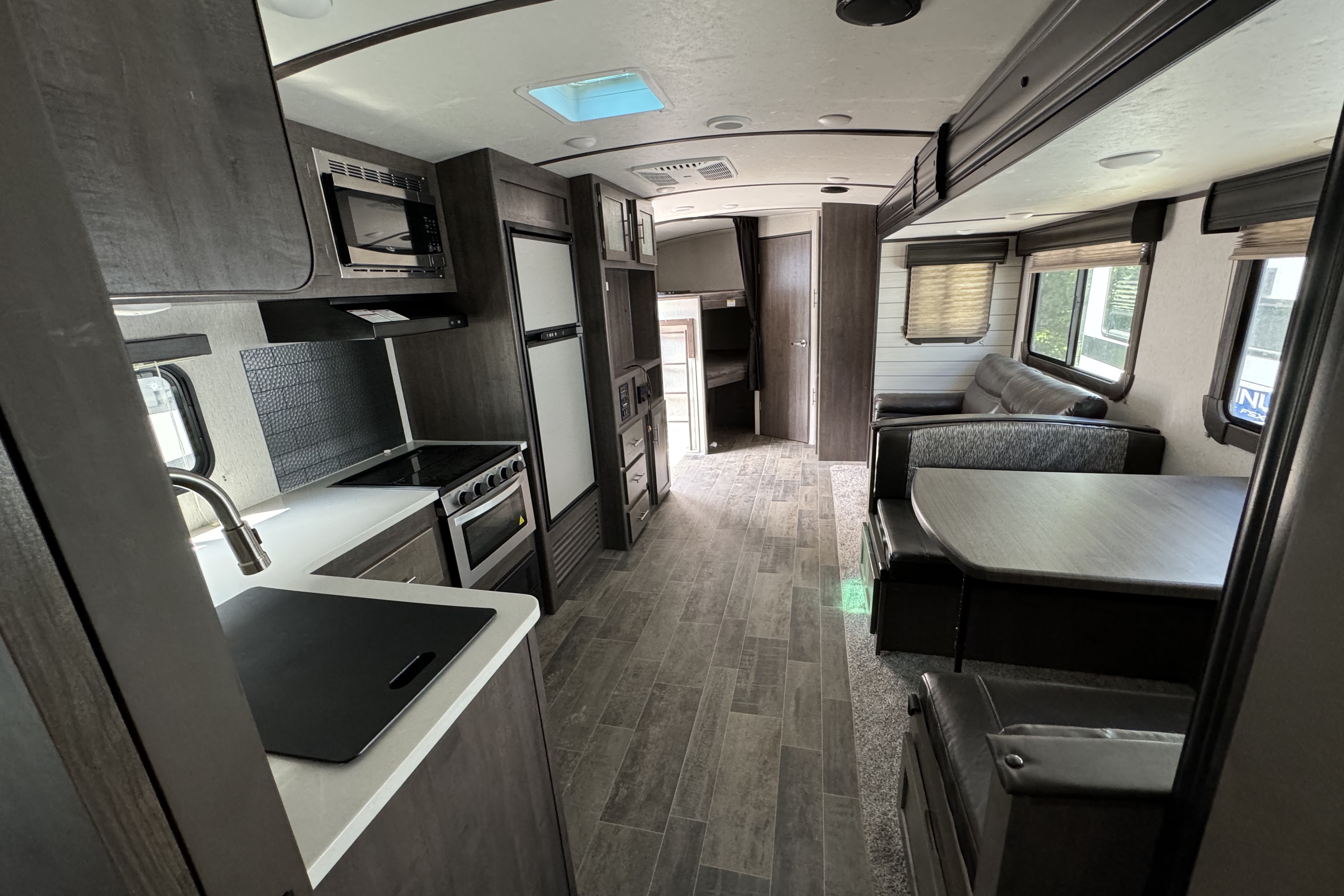 Sandeep's Crossroads SS-288BH Travel Trailer