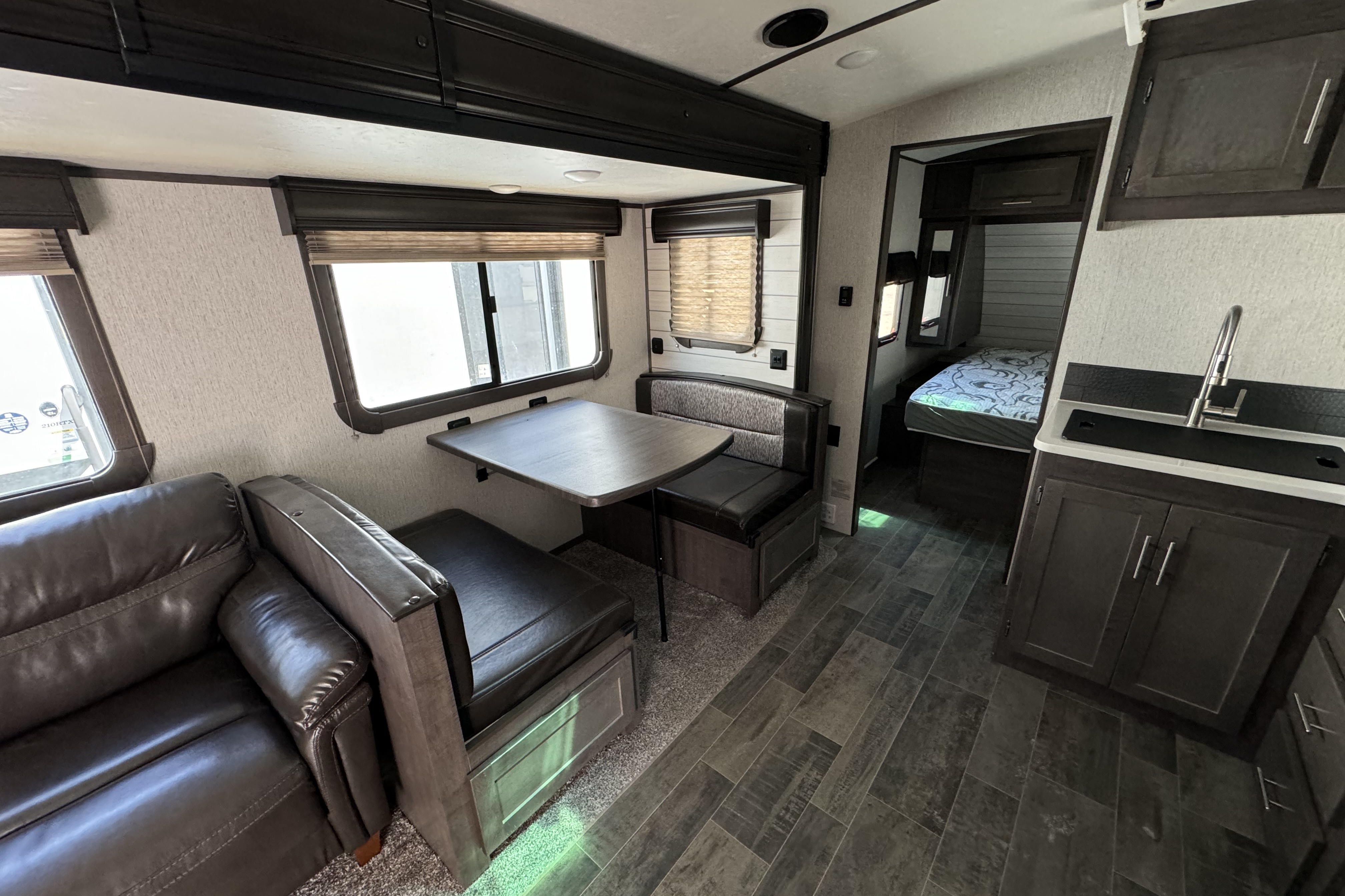 Sandeep's Crossroads SS-288BH Travel Trailer