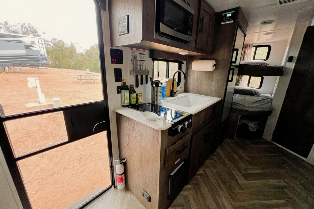 Tony Trailers Ventura Forest River Salem