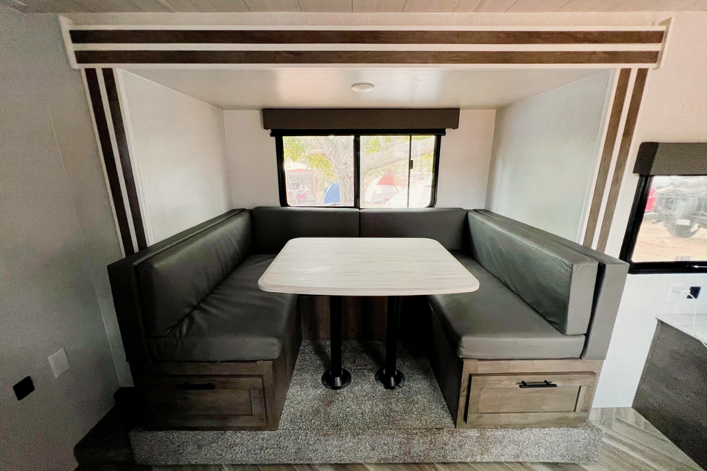 Tony Trailers Ventura Forest River Salem