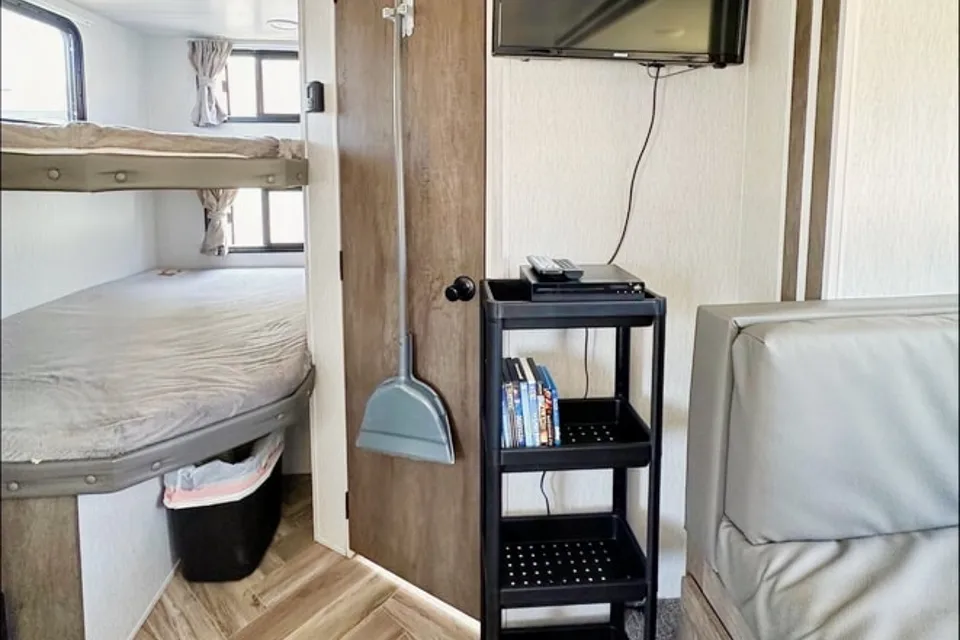 Tony Trailers Ventura Forest River Salem