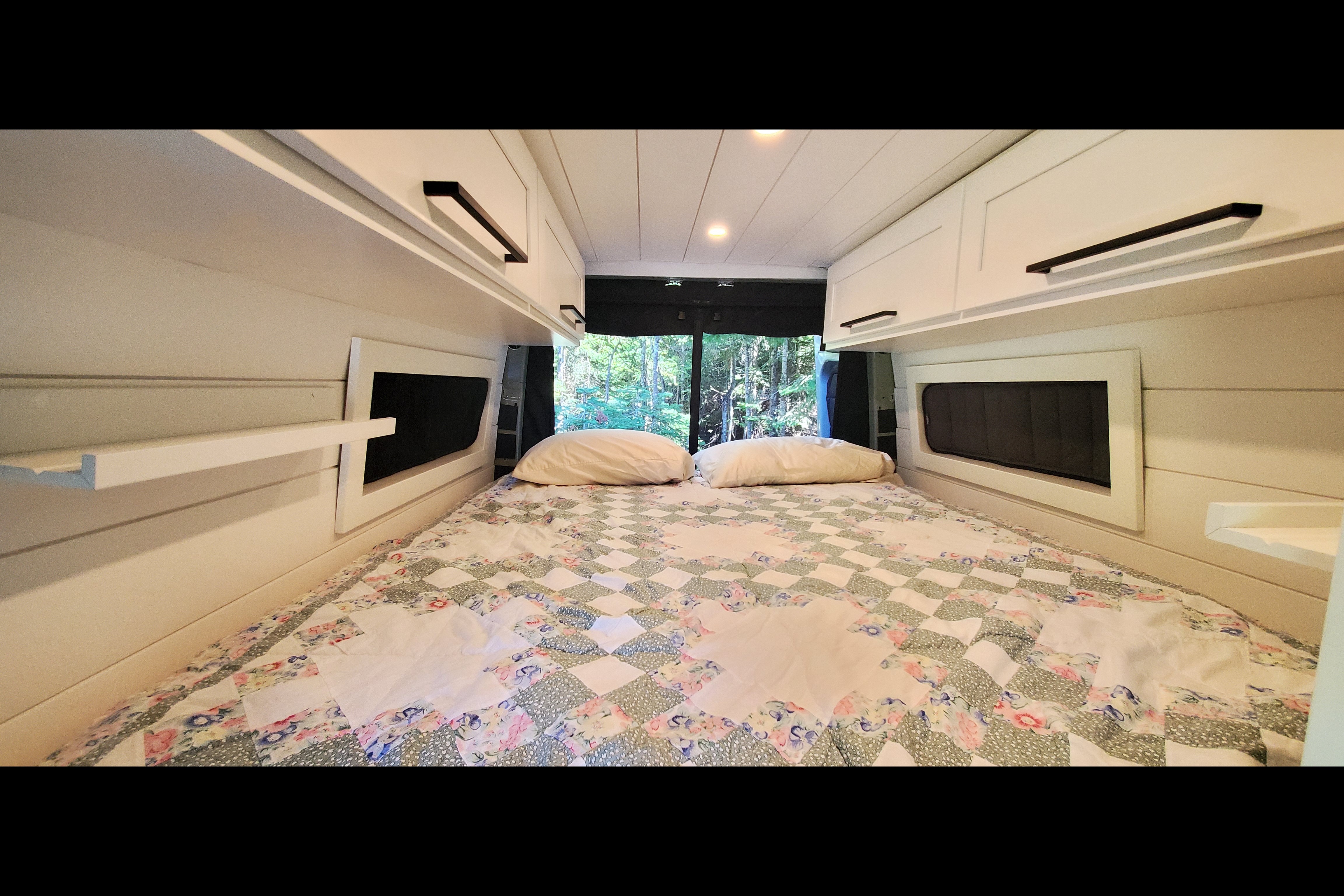 Mercedes-Benz 2500 4x4 Activan Cypress 170