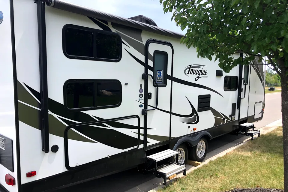 Luxury Grand Design Imagine Travel Trailer