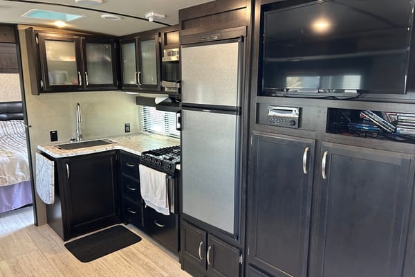 Luxury Grand Design Imagine Travel Trailer