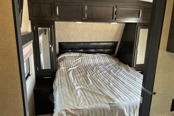 Luxury Grand Design Imagine Travel Trailer