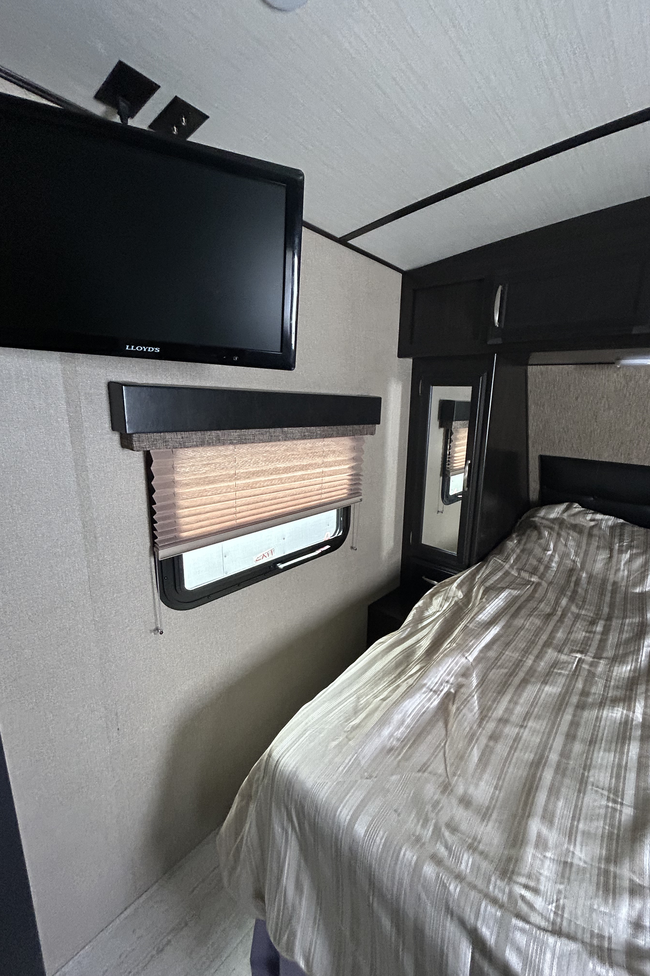 Luxury Grand Design Imagine Travel Trailer