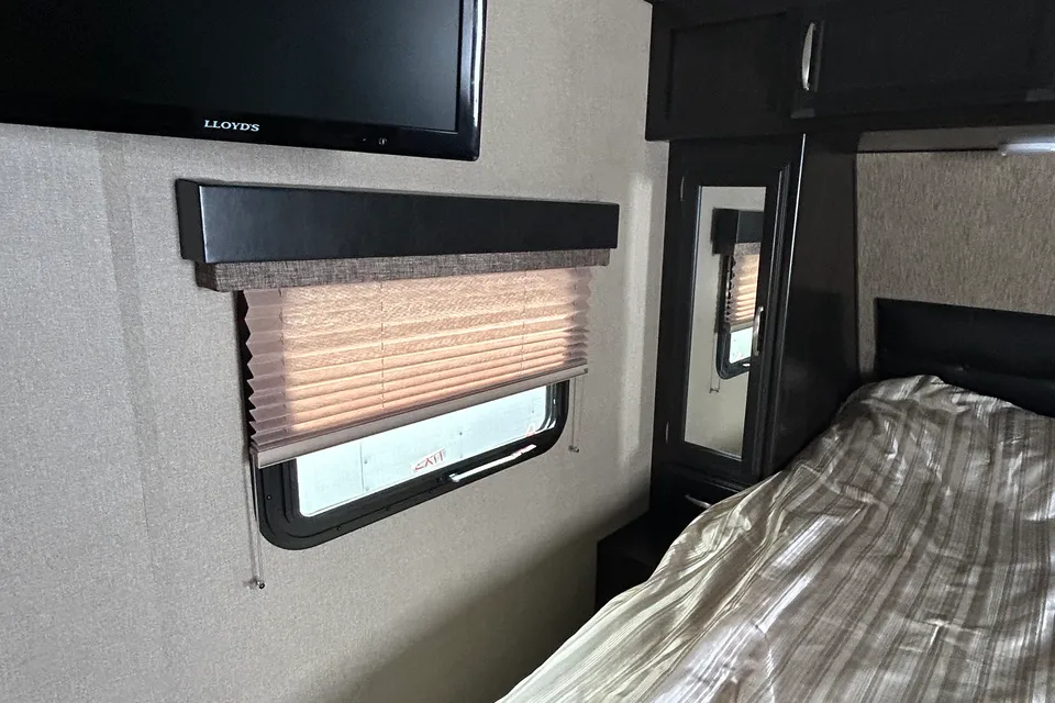 Luxury Grand Design Imagine Travel Trailer