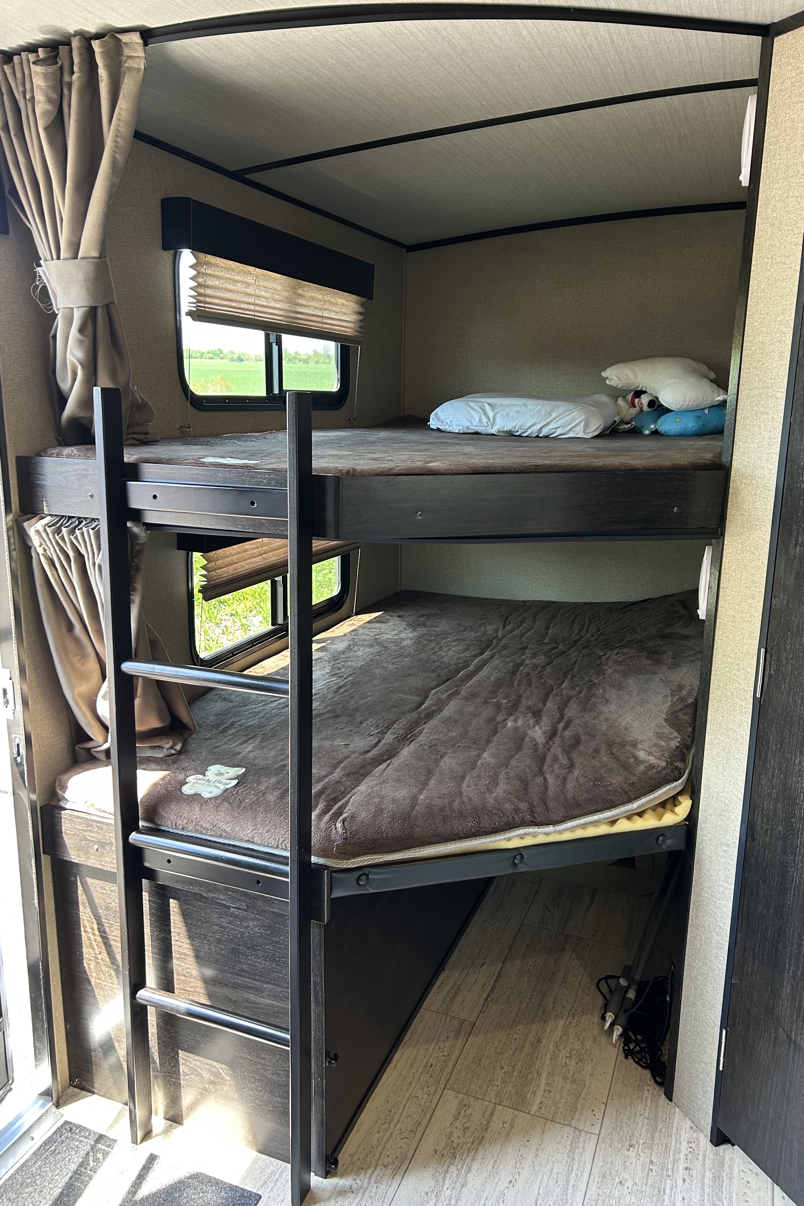 Luxury Grand Design Imagine Travel Trailer