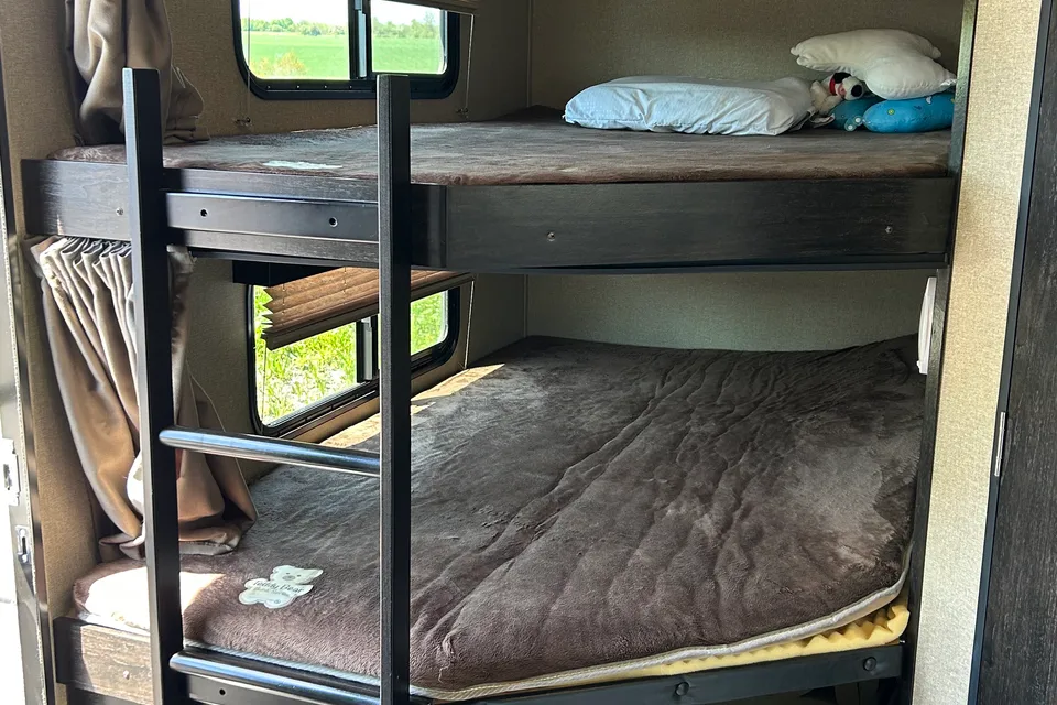 Luxury Grand Design Imagine Travel Trailer