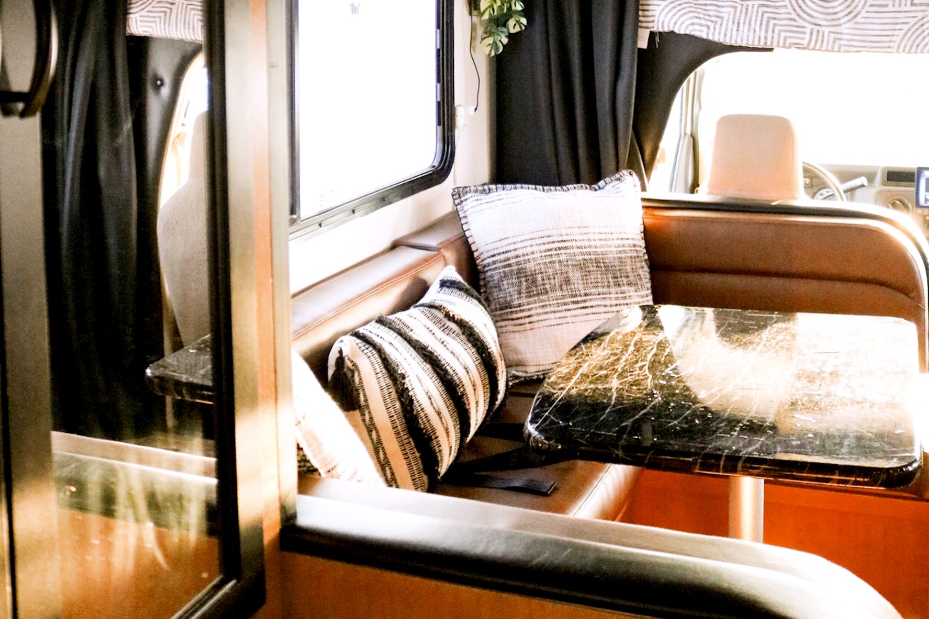 Boho-Chic Haven on Wheels: Exquisite 2015 Thor Motor Coach Freedom Elite 22