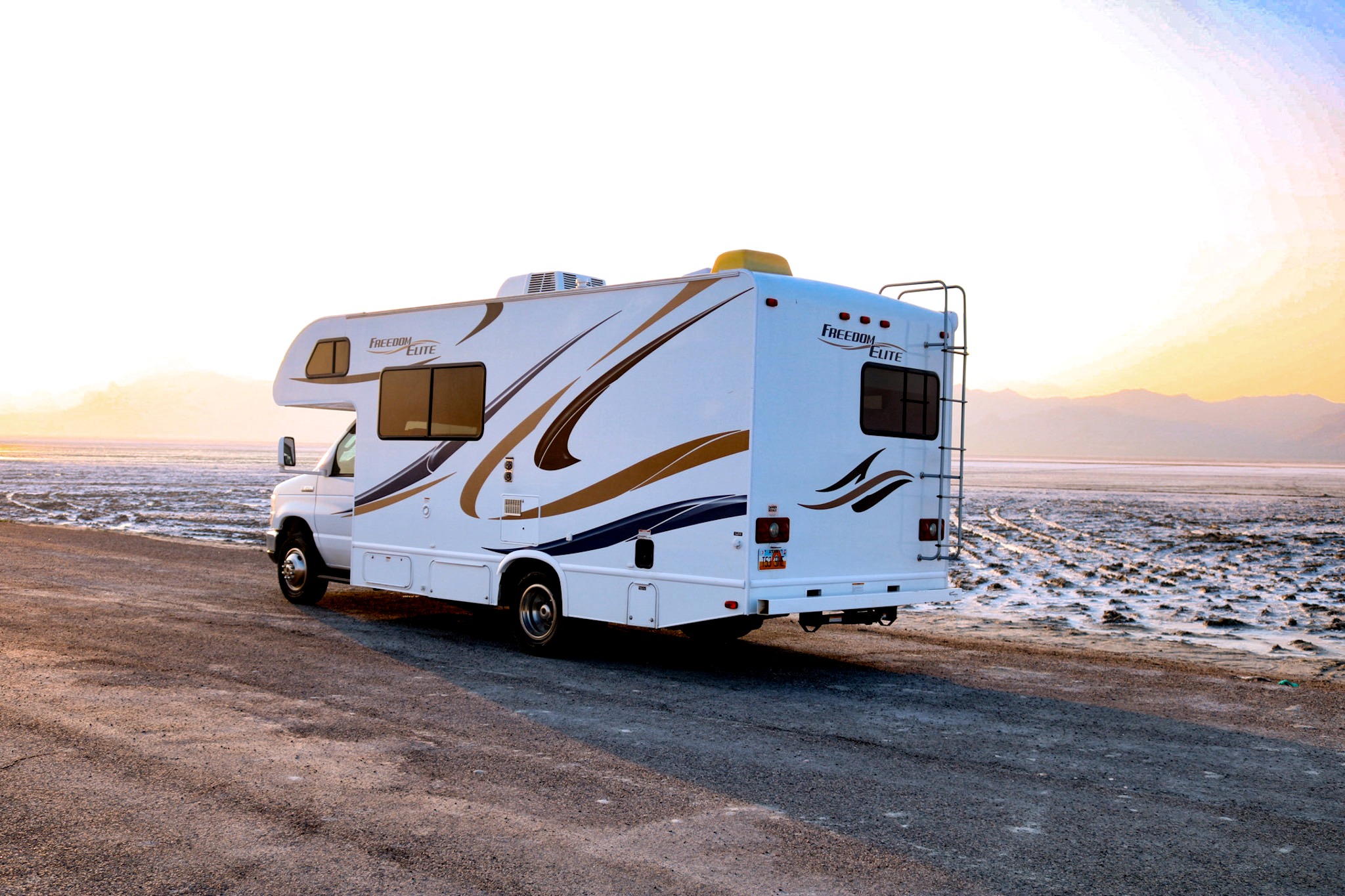 Boho-Chic Haven on Wheels: Exquisite 2015 Thor Motor Coach Freedom Elite 22