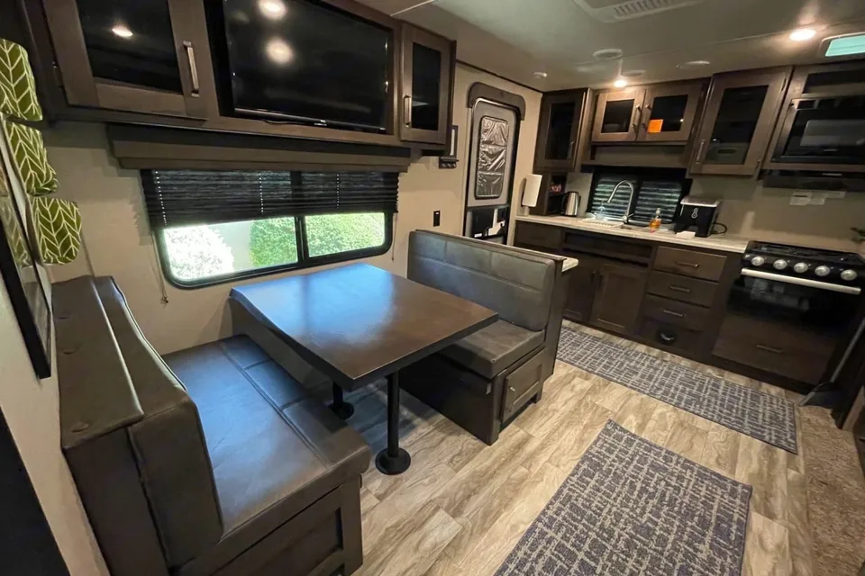Spacious, Clean, Escape-Ready Trailer – Tow & Go!