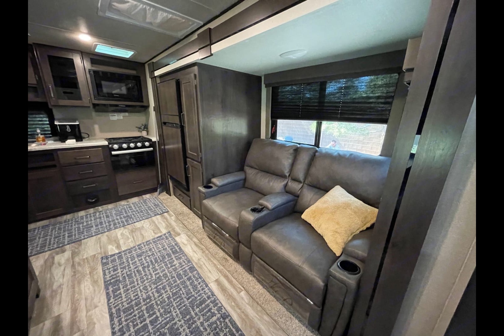 Spacious, Clean, Escape-Ready Trailer – Tow & Go!
