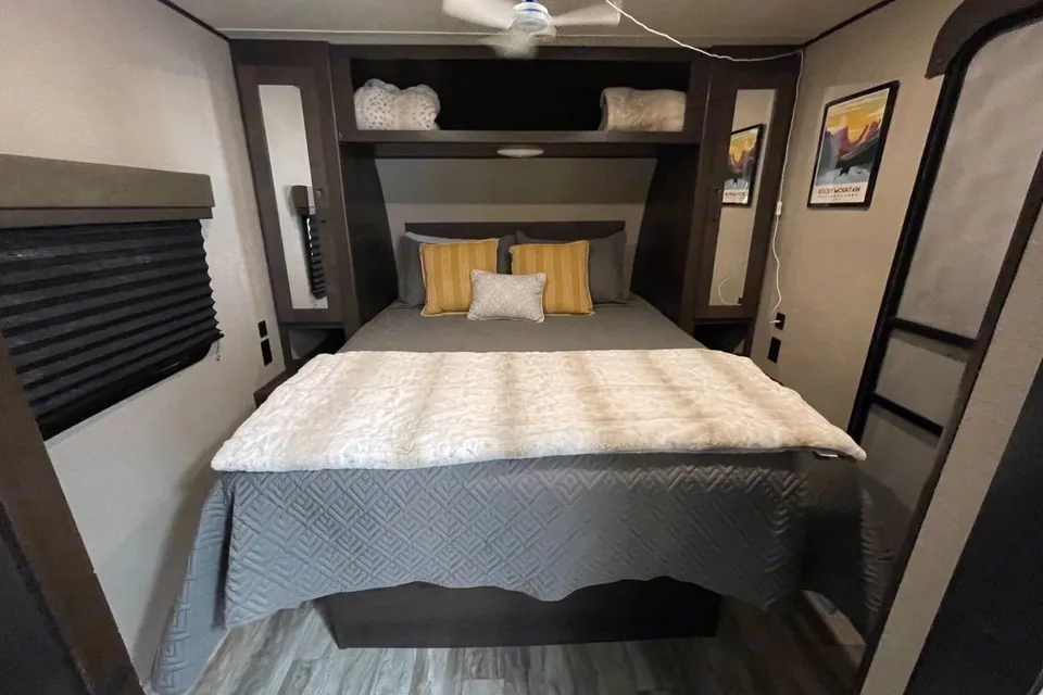 Spacious, Clean, Escape-Ready Trailer – Tow & Go!
