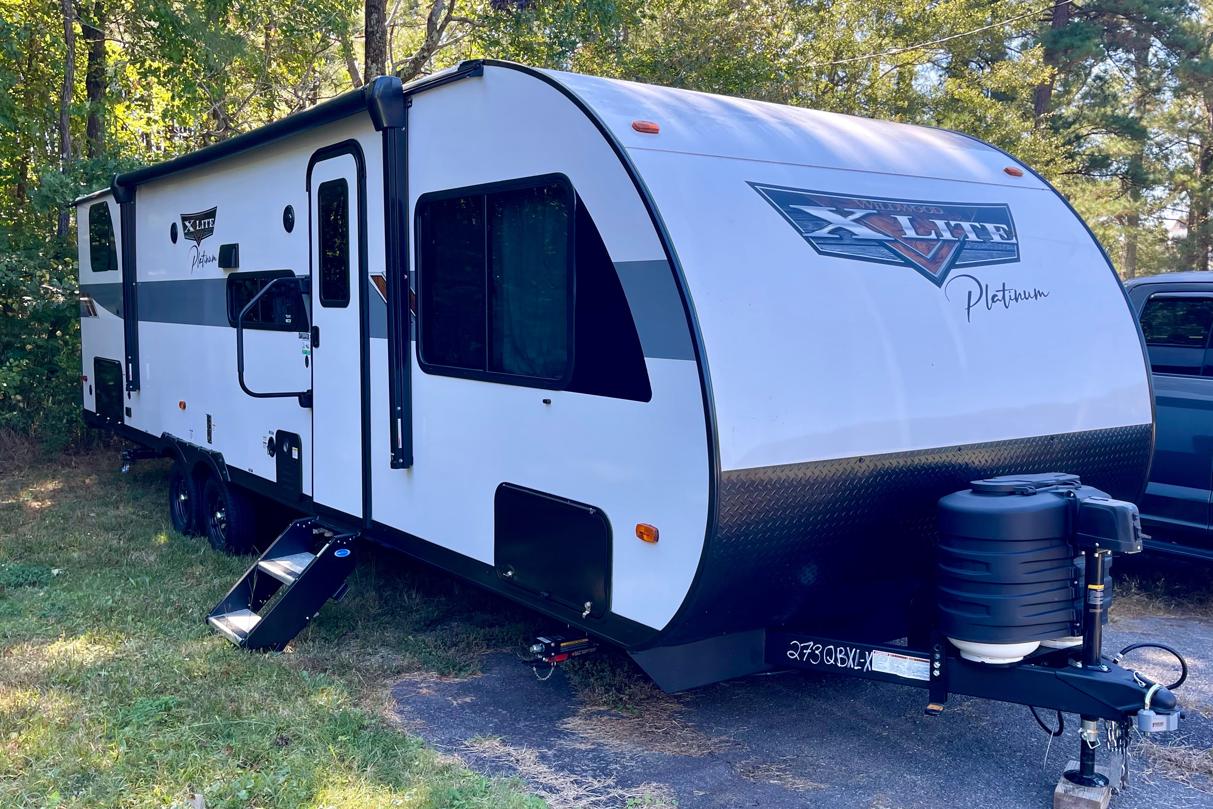 Forest River Wildwood X-Lite 273QBXL Travel Trailer