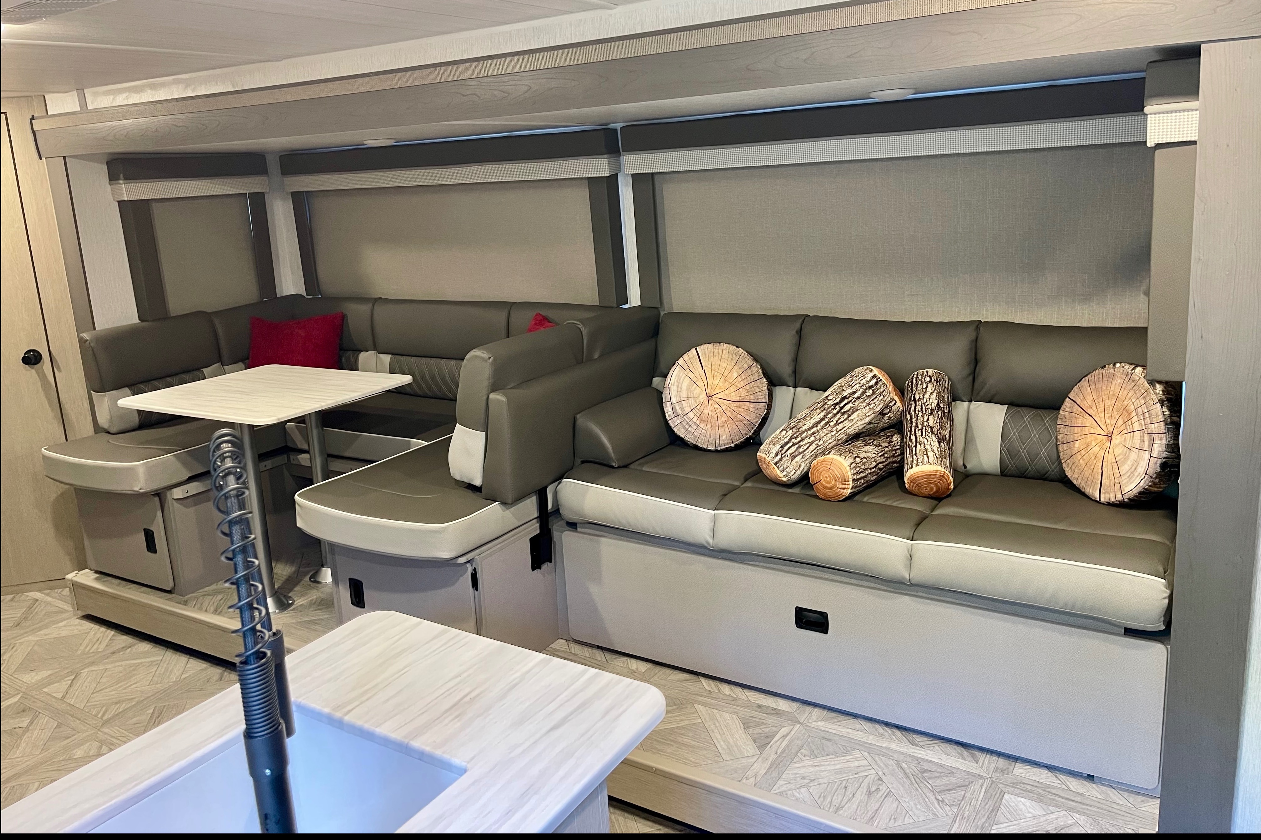 Forest River Wildwood X-Lite 273QBXL Travel Trailer