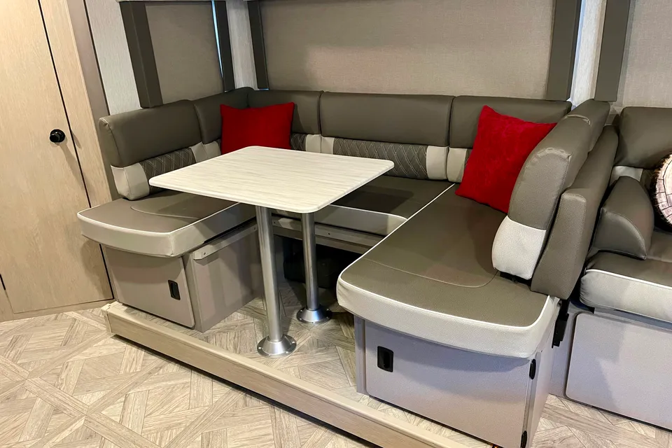 Forest River Wildwood X-Lite 273QBXL Travel Trailer