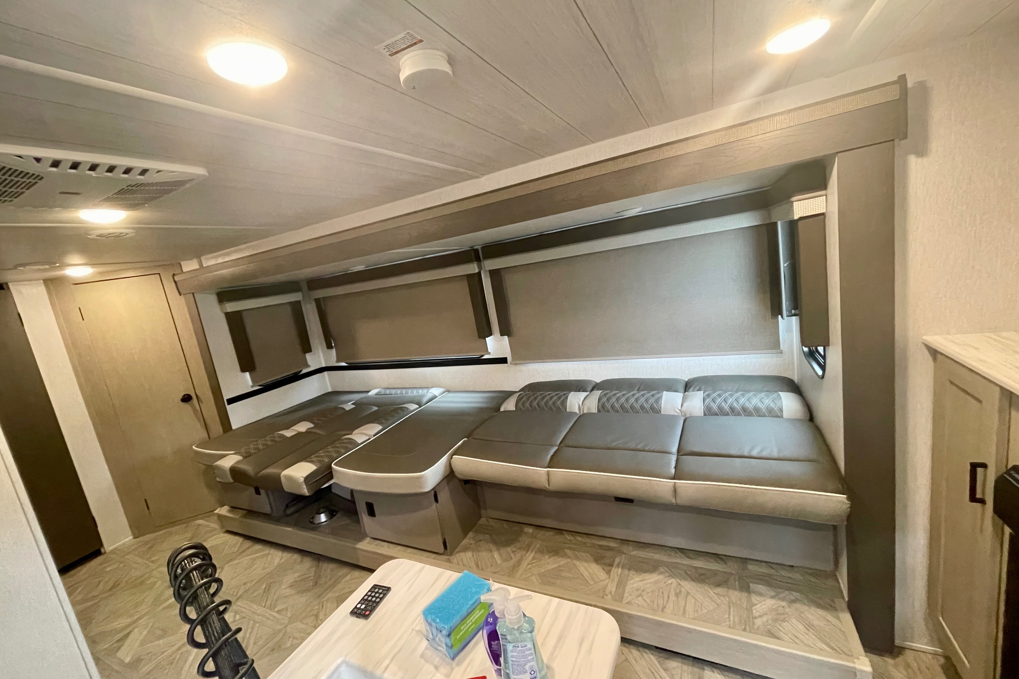 Forest River Wildwood X-Lite 273QBXL Travel Trailer