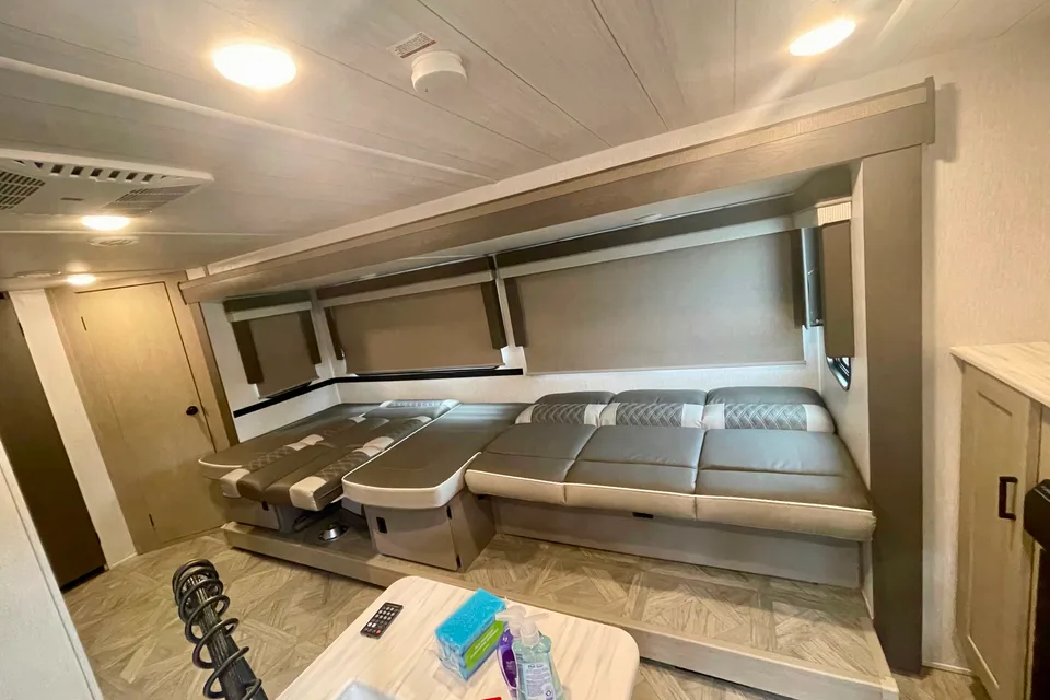 Forest River Wildwood X-Lite 273QBXL Travel Trailer