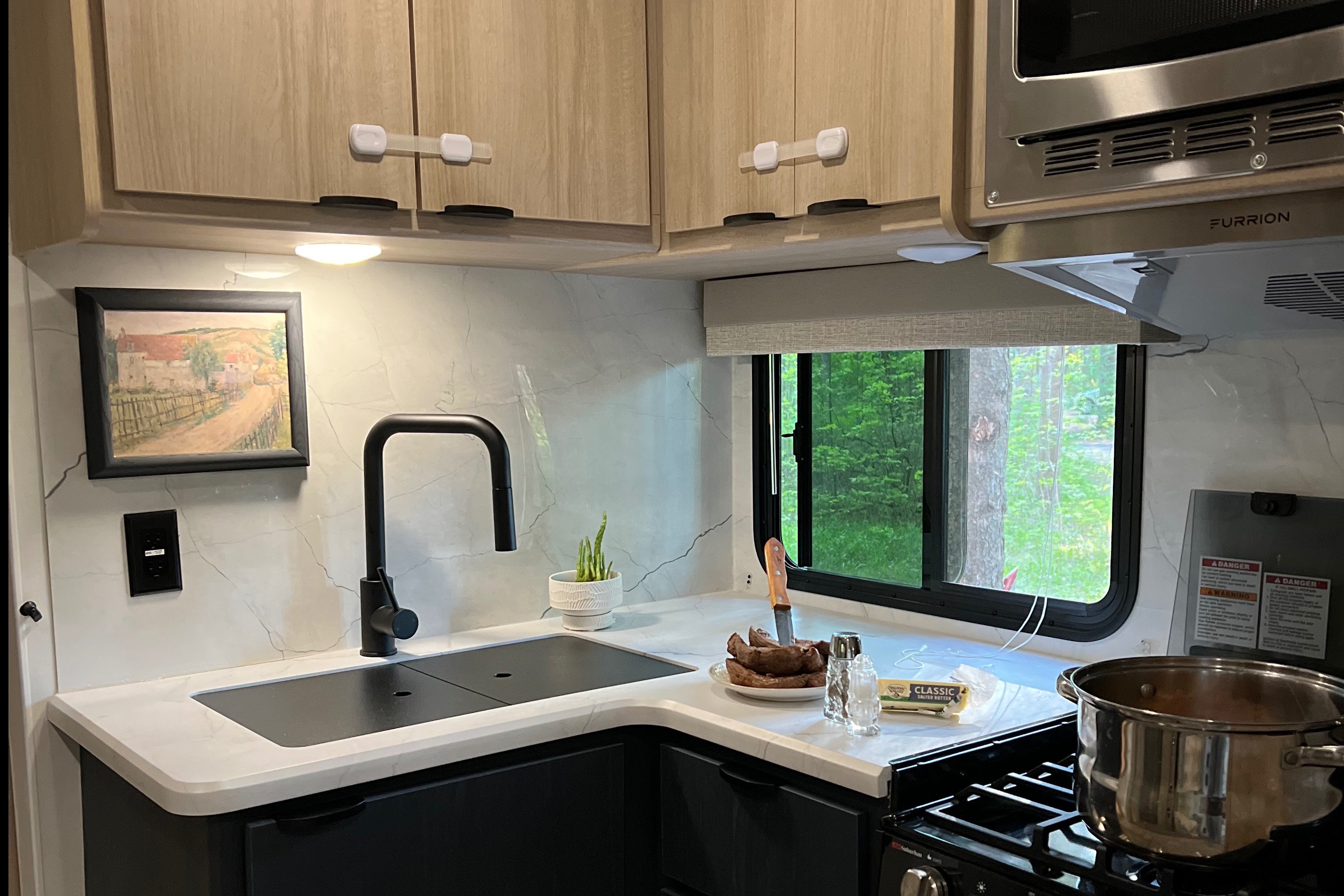 The Traveling Modern Cottage