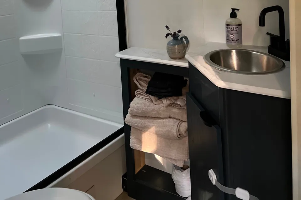 The Traveling Modern Cottage