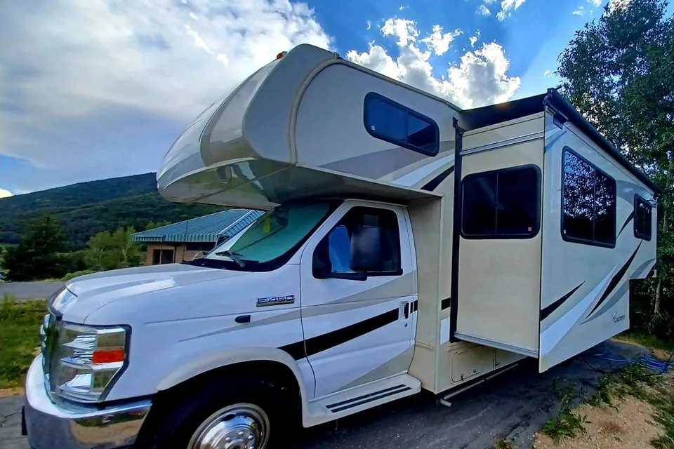Lucky Leprechaun Class C RV