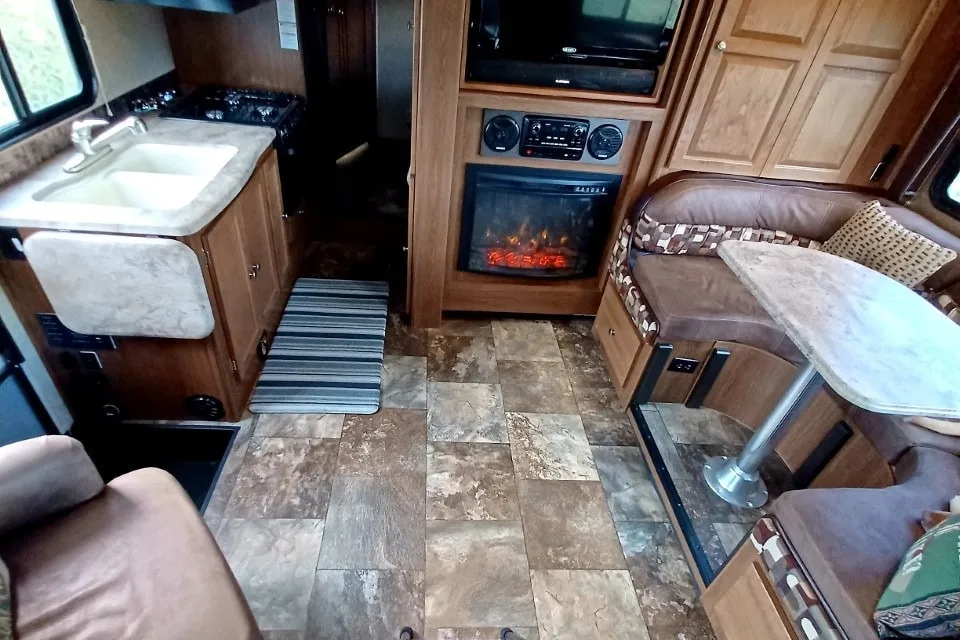 Lucky Leprechaun Class C RV