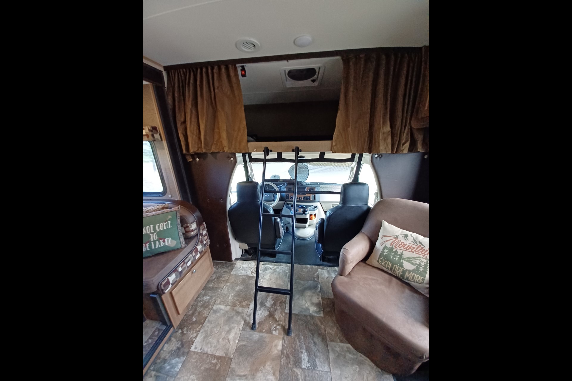 Lucky Leprechaun Class C RV