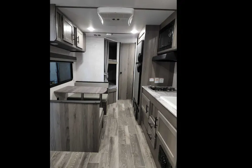 Justin's Gulf Stream 248bh Travel Trailer