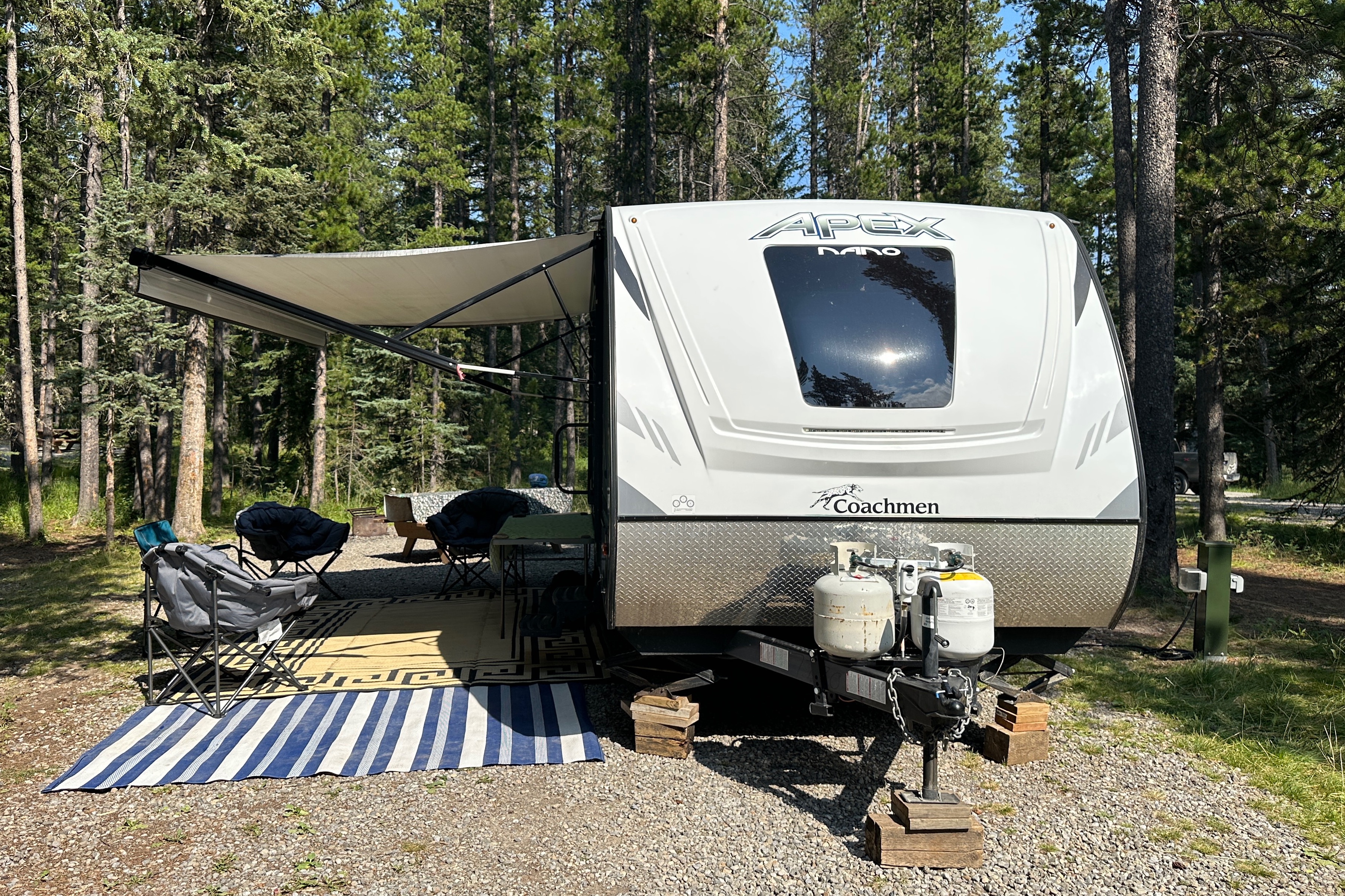 Izzy’s Coachman  Apex Nano Travel Trailer