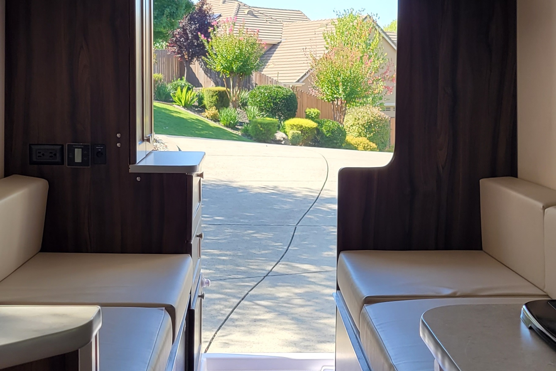 2018 Hymer Carado Banff, Lot's of storage and super classy!