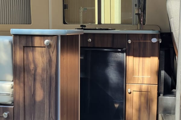 2018 Hymer Carado Banff, Lot's of storage and super classy!