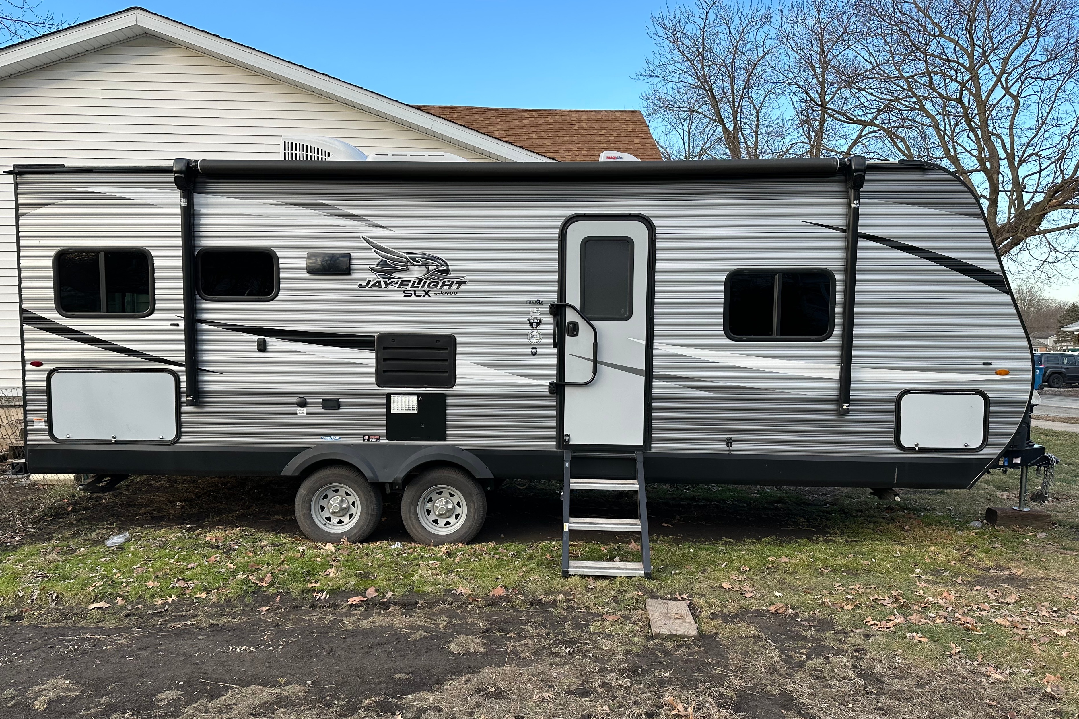 2020 Jayco Jay Flight SLX 245RLS Travel Trailer Sleeps 5!