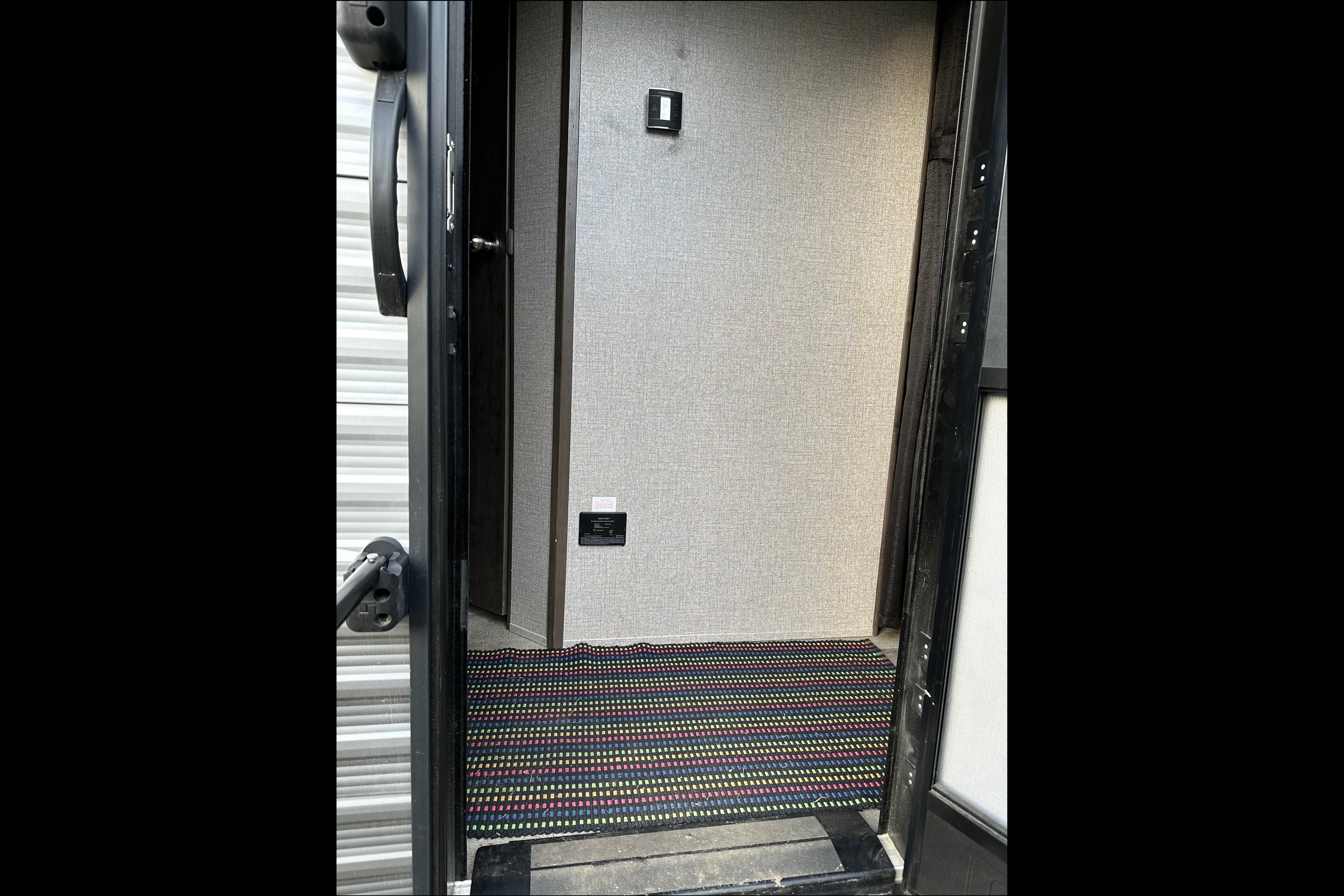 2020 Jayco Jay Flight SLX 245RLS Travel Trailer Sleeps 5!