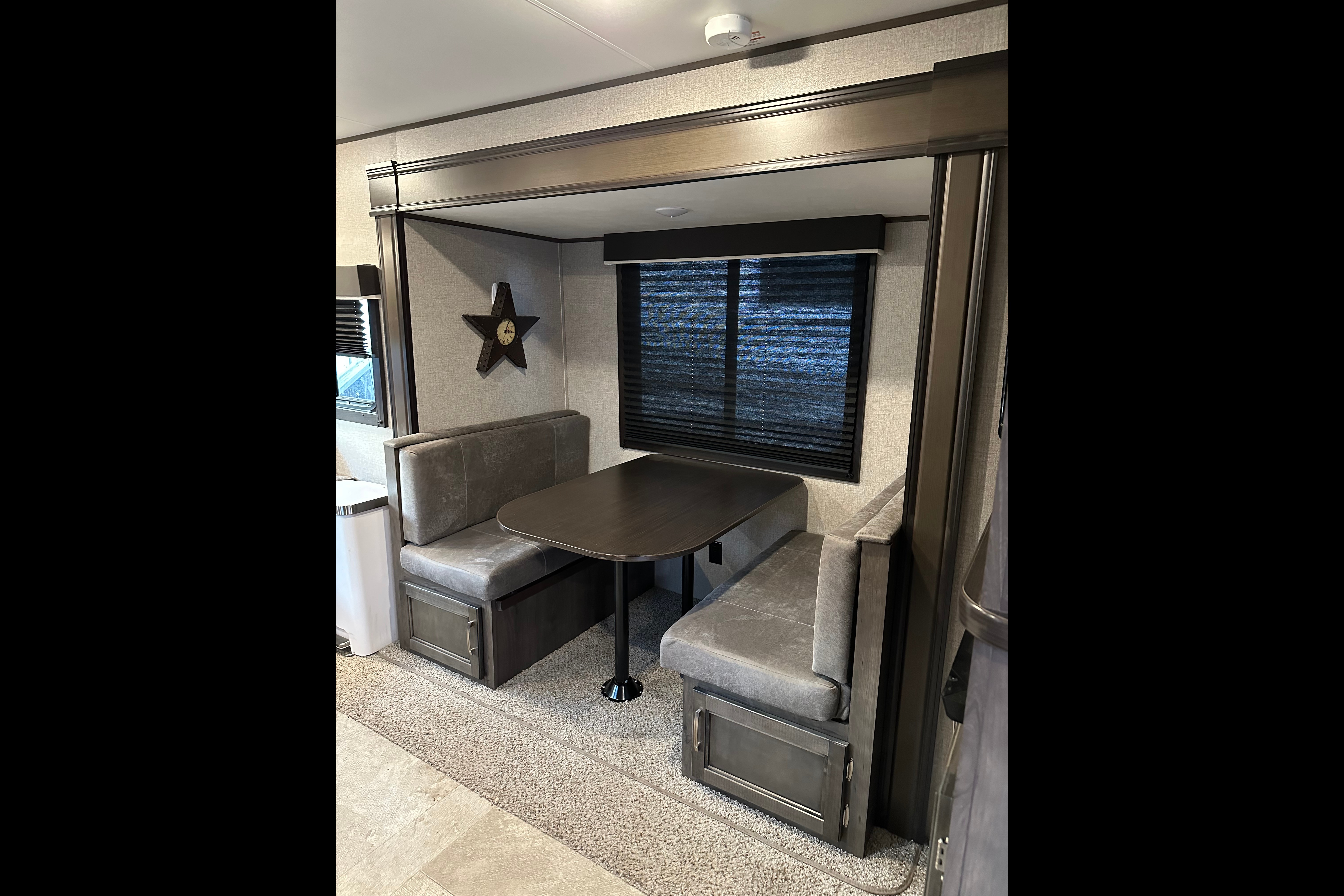 2020 Jayco Jay Flight SLX 245RLS Travel Trailer Sleeps 5!