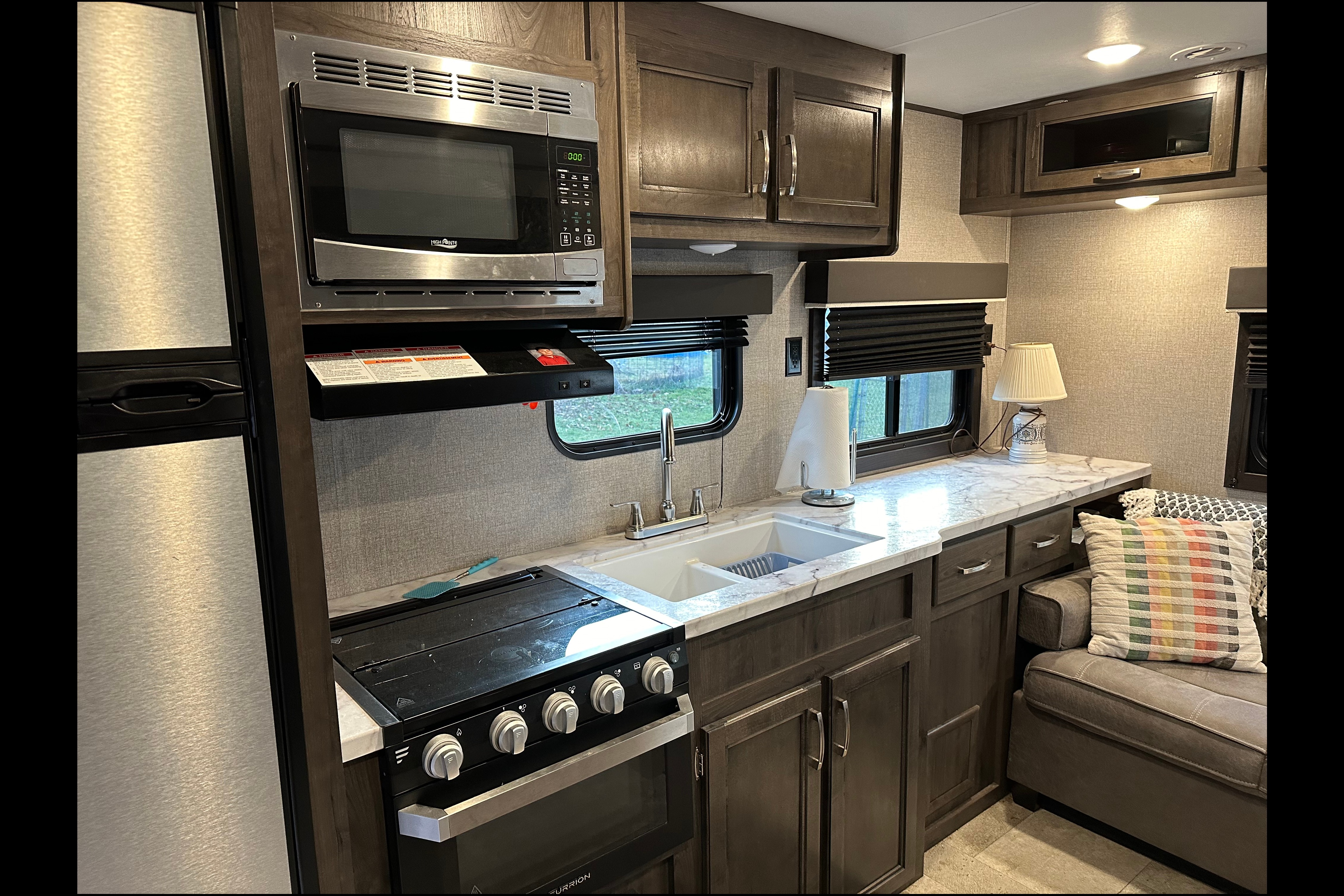 2020 Jayco Jay Flight SLX 245RLS Travel Trailer Sleeps 5!