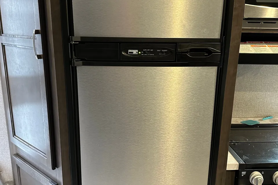 2020 Jayco Jay Flight SLX 245RLS Travel Trailer Sleeps 5!