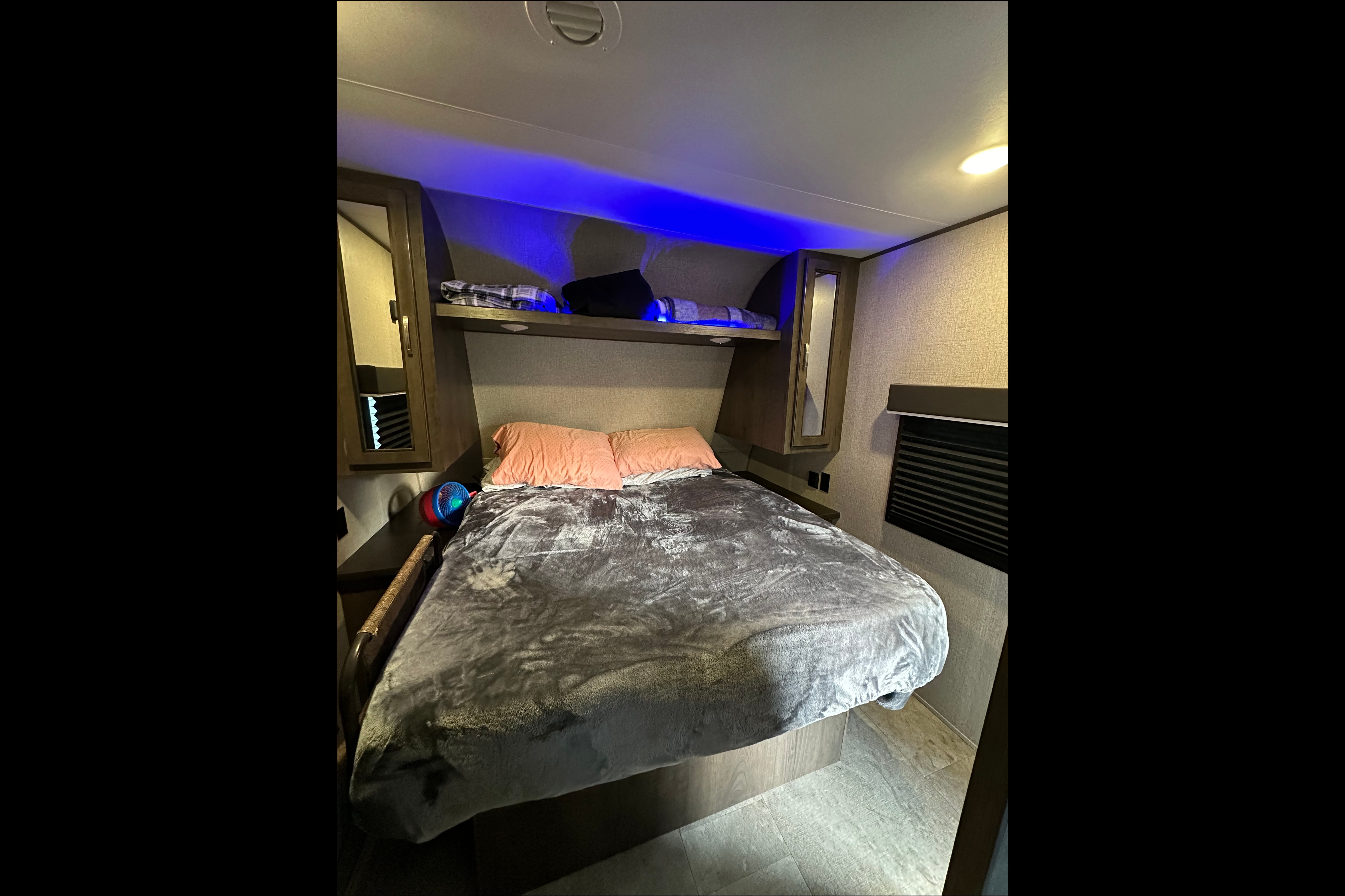 2020 Jayco Jay Flight SLX 245RLS Travel Trailer Sleeps 5!