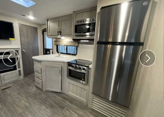 Sonia's Aurora AART32BDS Travel Trailer