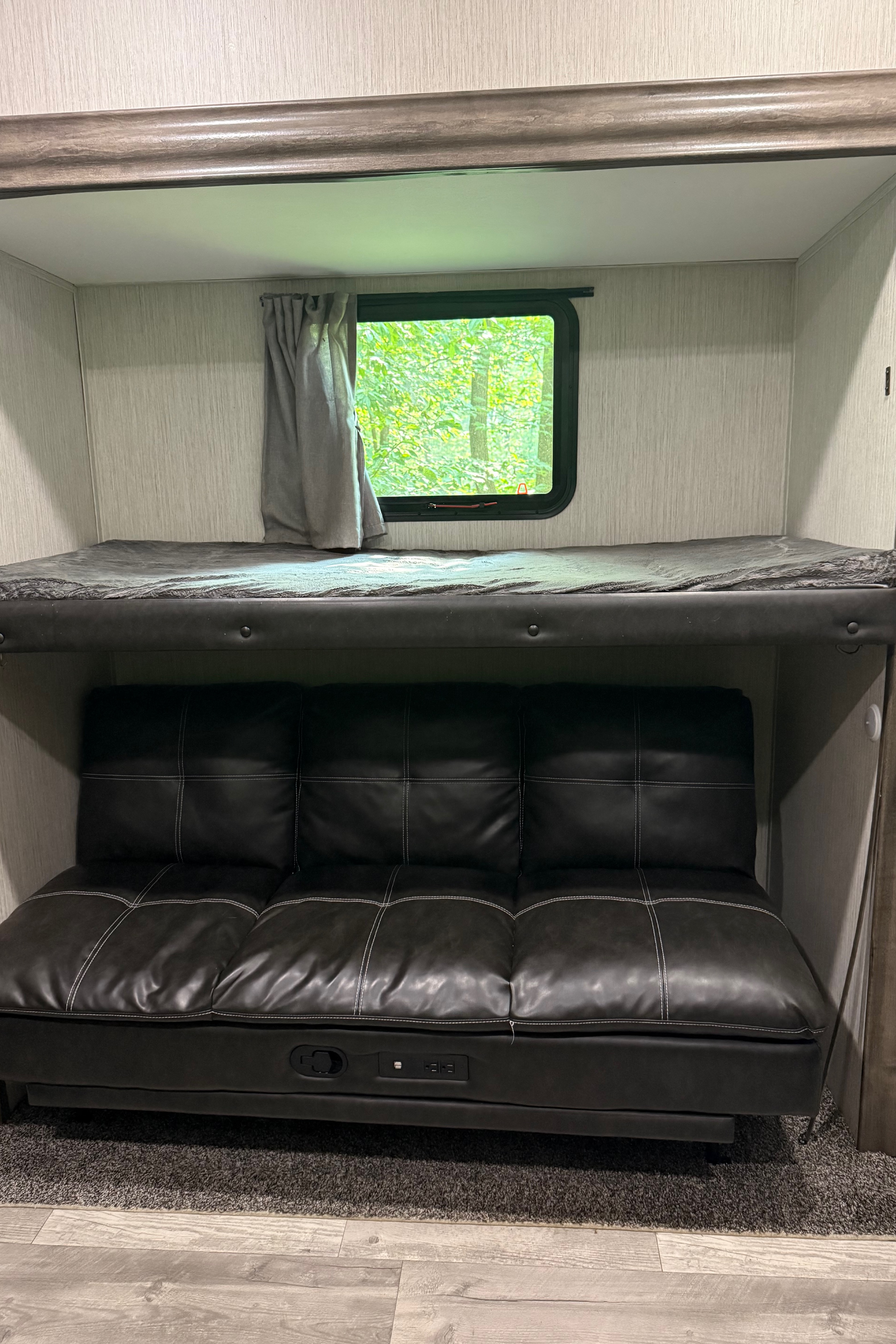 James's Forest River Sandpiper Fifth Wheel
