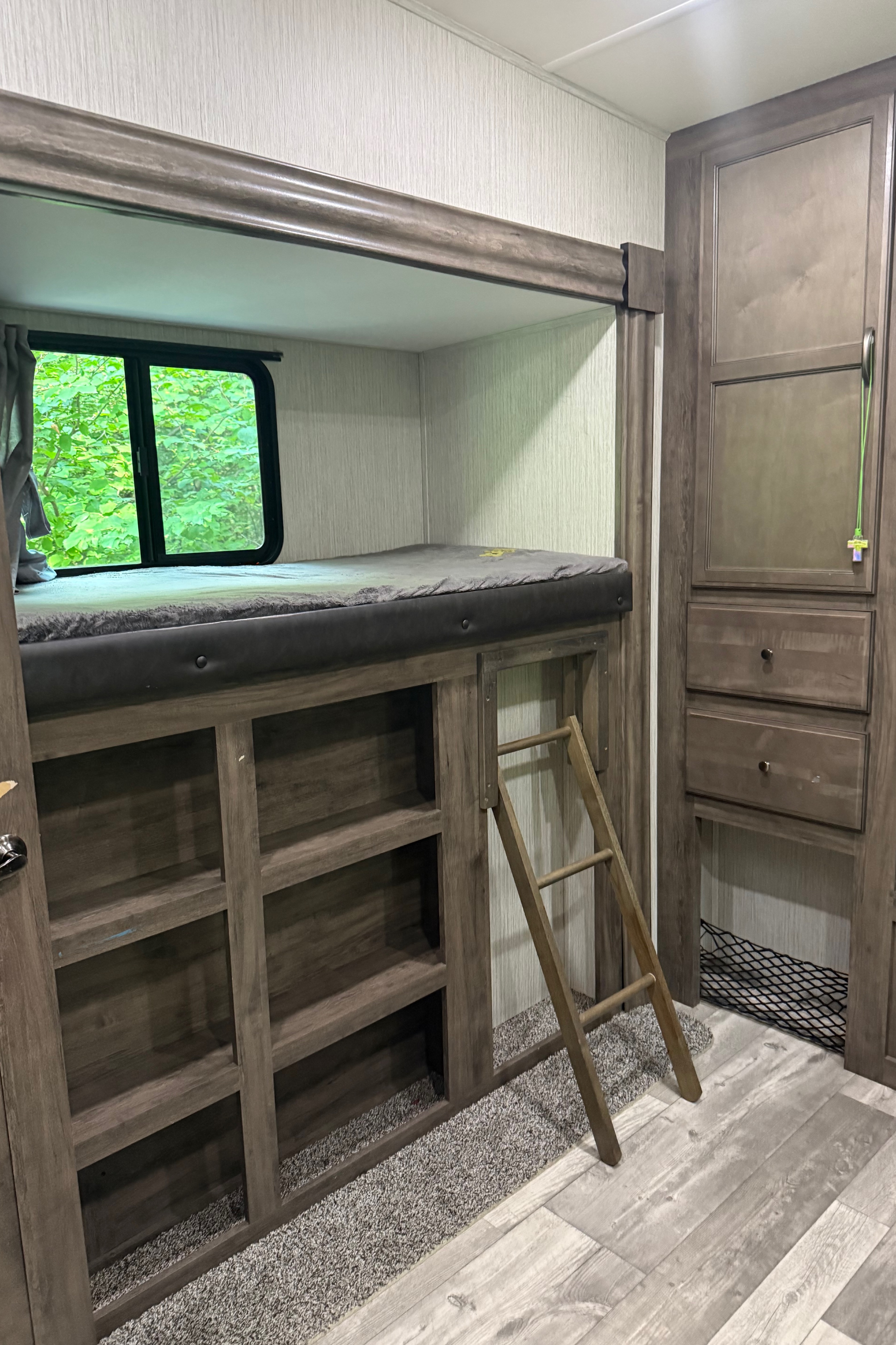 James's Forest River Sandpiper Fifth Wheel