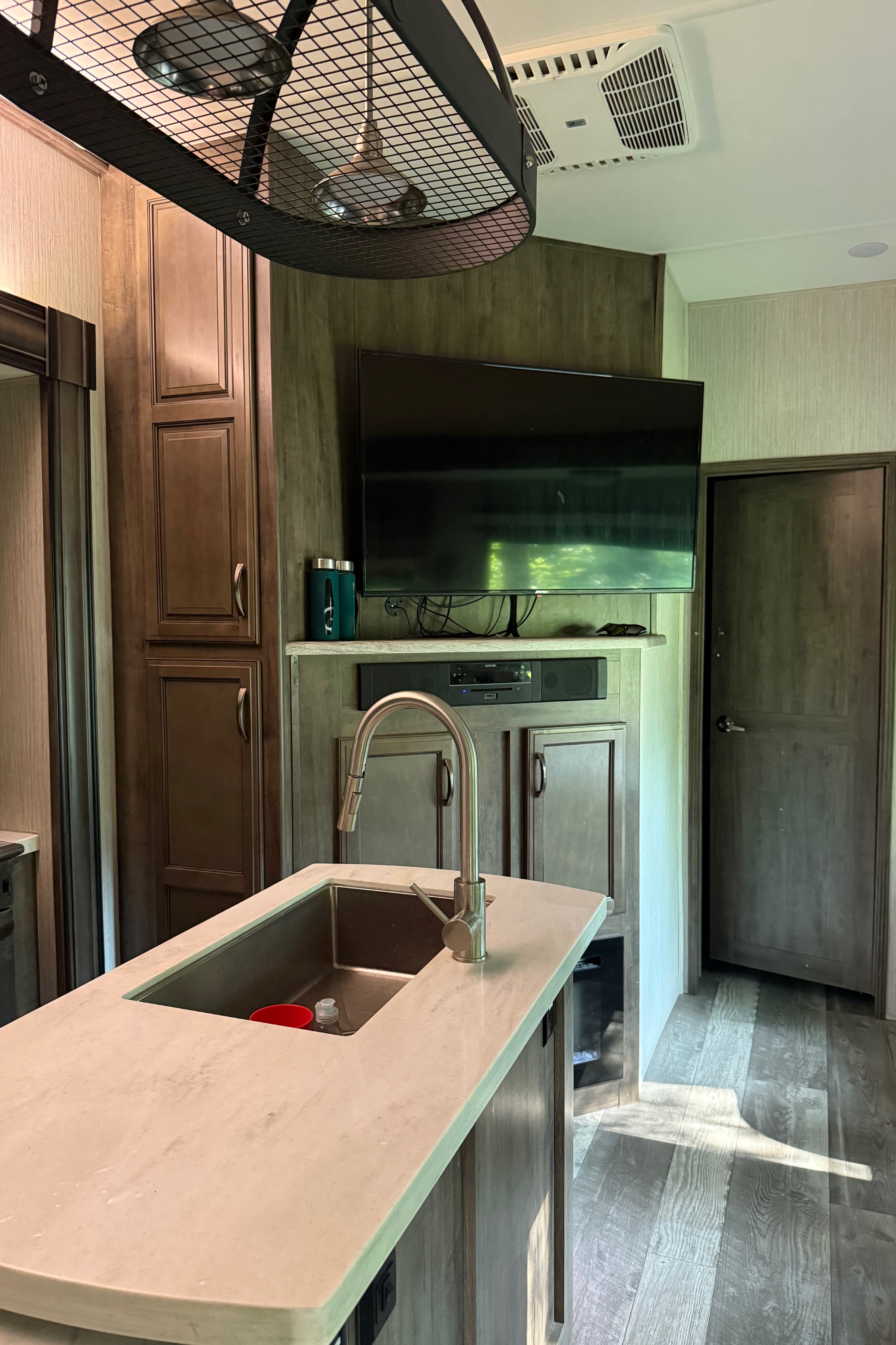 James's Forest River Sandpiper Fifth Wheel